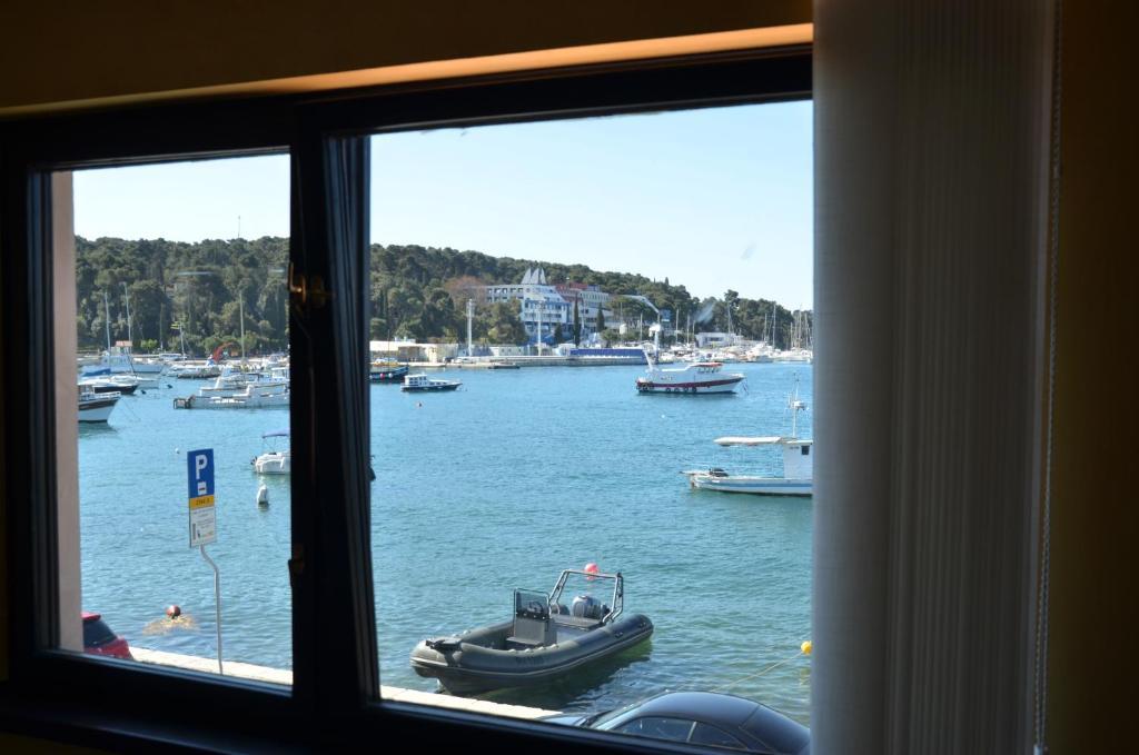 Apartments Ana City Rovinj Zimmer foto